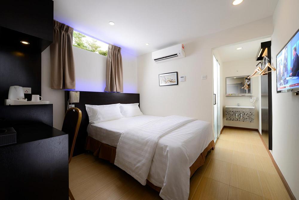 Ernes Hotel Bayu Mutiara Bukit Mertajam Exterior photo