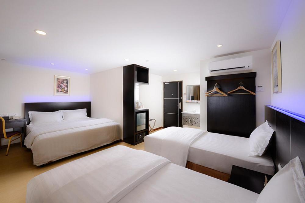 Ernes Hotel Bayu Mutiara Bukit Mertajam Exterior photo